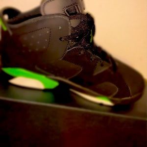 Jordan size 3 green & black
